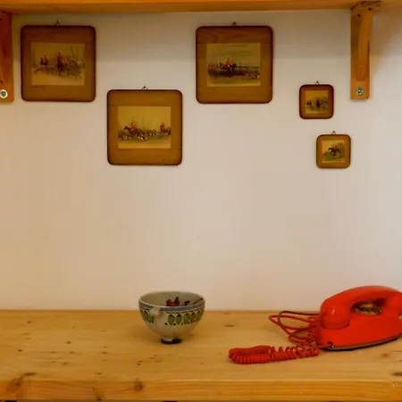 Modern Flat Cavour アパート