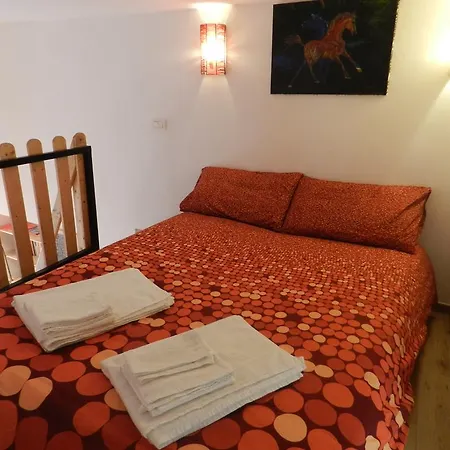Lejlighed Modern Flat Cavour